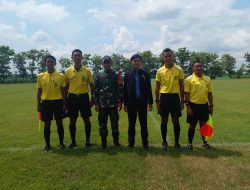 Babinsa Pantau Jalannya Turnamen Sepak Bola Piala Soeratin U13 Di Wilayah
