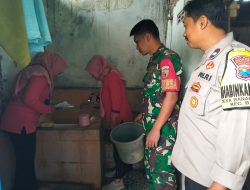Cegah ganasnya Nyamuk Demam Berdarah babinsa bersama Bidan Turun ke Warga 