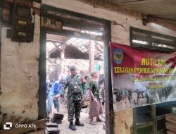 Babinsa Koramil 0810/03 Loceret Bantu Pembongkaran Rumah Tidak Layak Huni (RTLH), Bentuk Kepedulian TNI terhadap Warga
