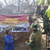 Babinsa Loceret Bersama Warga Bongkar Rumah Tak Layak Huni Milik Warga Desa Ngepeh