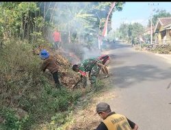 Babinsa Koramil 0810/18 Ngetos Gelar Kerja Bakti Bersama Warga Usai Perayaan HUT ke-80 RI