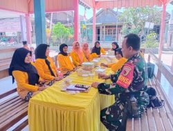 Babinsa Koramil 0810/15 Rejoso Jalin Komsos dengan Bidan Desa dan Kader Posyandu, Perkuat Sinergi Layanan Kesehatan Masyarakat