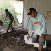 Babinsa Koramil 0810/15 Rejoso Mulai Pengerjaan Rehab Rumah milik Warga Binaannya