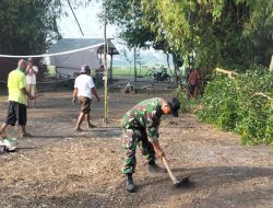 BABINSA KORAMIL 0810/18 NGETOS MELAKSANAKAN KOMSOS DENGAN PETANI JAGUNG HADAPI TANTANGAN MUSIM KEMARAU.