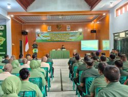 Kodim 0810 Nganjuk Bersama Kumdam V/Brawijaya Gelar Penyuluhan Hukum bagi Prajurit, PNS dan Persit