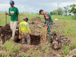 Babinsa Oro-Oro Ombo Dampingi Pembangunan Gerai dan Gudang KDKMP