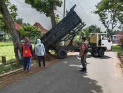Babinsa Koramil 0810/01 Nganjuk aktif pendampingan pengurukan lahan calon KDKMP di Wilayah Binaannya