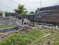 Sertu Gunawan Dampingi Pembangunan Koperasi Desa Kelurahan Merah Putih, Desa Ngluyu