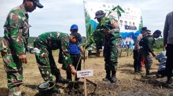 Koramil 0810/15 Rejoso Bersama PWI Laksanakan Penghijauan di Desa Tritik dalam Aksi Menanam 1.000 Pohon