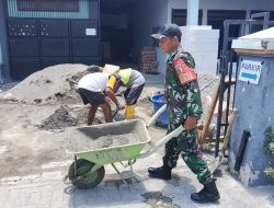 Karya Bakti Babinsa Koramil 0810/02 Bagor Bersama Masyarakat di Desa Pesudukuh