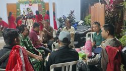 Babinsa Koramil 0810/13 Lengkong melaksanakan pengamanan perayaan Natal di wilayah Kec.Lengkong.
