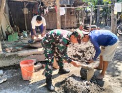Babinsa Koramil 0810/08 Baron Bantu Renovasi Rumah Warga