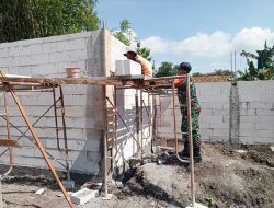 Babinsa Koramil 0810/15 Rejoso Turun Langsung Memantau dan Membantu Proses Pembangunan Koperasi Desa Kelurahan Merah Putih (KDKMP)