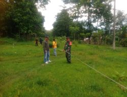 Babinsa Koramil 0810/15 Rejoso Dampingi Survei dan Pengukuran Lahan KDKMP di Lahan Perhutani