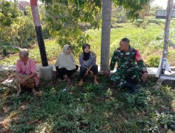 ANGGOTA KORAMIL 0810/18 NGETOS’ MELAKSANAKAN KOMSOS DENGAN MASYARAKAT BERTEMPAT DI DESA KWEDEN KECAMATAN NGETOS’.