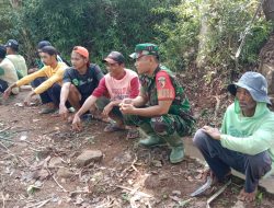 Komsos Dengan Masyarakat Sebagai Bentuk kepedulian Babinsa Kepada Warga Binaannya.