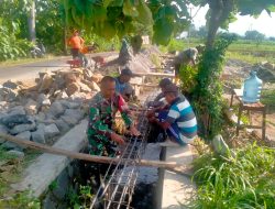 BABINSA DESA ORO-ORO OMBO KORAMIL 0810/18 NGETOS MELAKSANAKAN PENDAMPINGAN PEMBANGUNAN KDKMP.