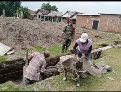 Babinsa Juwono, Sertu Suyono, Lakukan Pemantauan dan Pendampingan Pembangunan Gerai Koperasi Merah Putih KDKMP