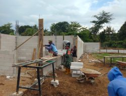 Babinsa Koramil 0810/05 Sawahan Dampingi Pembangunan KDKMP di Desa Margopatut