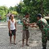 Eratkan Kemanunggalan, Koramil 0810/17 Wilangan Konsisten Laksanakan Bakti Sosial Jum’at Berkah di Kecamatan Wilangan