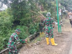 Cegah Bencana Banjir Kodim 0810/Nganjuk Gelar Karya Bakti Pembersihan Saluran Air di Kecamatan Ngetos