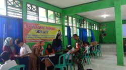 Babinsa Bersama Bidan Desa Blongko Laksanakan Posyandu Remaja di SMPN 2 Ngetos