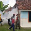 CEGAH DEMAM BERDARAH (DBD) BABINSA DAMPINGI KEGIATAN FOGGING