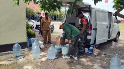 Koramil 0810/16 Suk9moro Sertu Yatmono Laksanakan Penyemprotan Padi Menggunakan Drone Bersama Dinas Pertanian