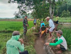 Babinsa Koramil 0810/20 Ngluyu Laksanakan Komsos Bersama Warga, Pererat Silaturahmi dan Perkuat Jaring Komunikasi di Wilayah Binaan