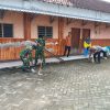 Koramil 0810/11 Prambon Laksanakan Karya Bakti Dukung Program ASRI di Desa Rowoharjo