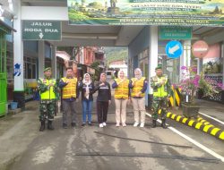 BABINSA KORAMIL 0810/18 NGETOS LAKSANAKAN PENGAMANAN DI WISATA AIR TERJUN SEDUDO