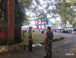 BABINSA DAN BHABINKAMTIBMAS PANTAU PELAKSANAAN SHOLAT IDUL FITRI 1 SYAWAL 1447 H DI STADION ANJUK LADANG NGANJUK