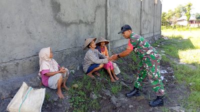 Babinsa Kemaduh Bantu Penyaluran Santunan, Wujud Kepedulian TNI AD kepada Warga Binaan