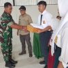 Koramil 0819/19 Jatikalen Bersama Forpimcam Serahkan Bantuan Pendidikan dari Pangdam V/Brawijaya