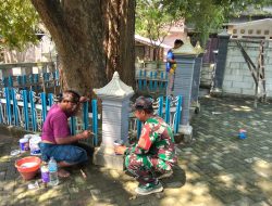 KARYA BHAKTI BABINSA SEKARPUTIH BERSAMA WARGA BERSIHKAN PUNDEN, WUJUD PELESTARIAN BUDAYA DAN KEMANUNGGALAN TNI