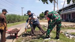 BABINSA DESA JUWET KORAMIL 0810/09 NGRONGGOT BERSAMA PENGURUS KOPERASI GOTONG ROYONG LAKSANAKAN KARYA BAKTI PENGURUKAN HALAMAN PARKIR