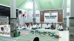 BABINSA HADIRI KEGIATAN TASYAKURAN DESA, MEMPERERAT KEBERSAMAAN DENGAN MASYARAKAT