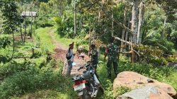 Dukung Peningkatan Infrastruktur Desa, Danramil 0810/05 Sawahan Bersama Babinsa Tinjau Lokasi Rencana Pembangunan Jembatan Garuda