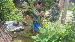 Babinsa Desa Sidorejo laksanakan giat serter komsos bersama masyarakat.