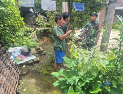 Babinsa Desa Sidorejo laksanakan giat serter komsos bersama masyarakat.