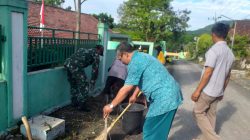 BABINSA KORAMIL 0810/20 NGLUYU BERSAMA WARGA BERSIHKAN LINGKUNGAN, CIPTAKAN HIDUP SEHAT