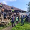 Sinergi TNI-Polri dan Pemerintah, Kerja Bakti Massal Pulihkan Dampak Puting Beliung di Desa Ngadipiro