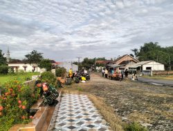 KORAMIL 0810/08 BARON BERSAMA FORKOPIMCAM GELAR KERJA BAKTI BERSIHKAN LAPANGAN DESA MABUNG
