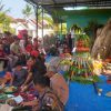 BABINSA KORAMIL 0810/20 NGLUYU BANTU PENYEMBELIHAN HEWAN DAN PENYALURAN DAGING QURBAN DI DESA BAJANG