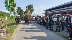 Babinsa Koramil 0810/15 Rejoso Laksanakan Pengamanan Pawai Budaya di Wilayah Binaan