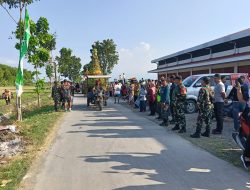 Babinsa Koramil 0810/15 Rejoso Laksanakan Pengamanan Pawai Budaya di Wilayah Binaan