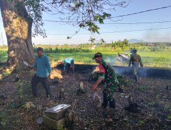 BABINSA KORAMIL 0810/15 REJOSO BERSAMA WARGA LAKSANAKAN KERJA BAKTI PEMBERSIHAN TPU SAMBUT TRADISI NYADRAN