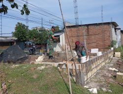BABINSA DESA KEMADUH KORAMIL 0810/08 BARON AKTIF BANTU WARGA WUJUDKAN SEMANGAT GOTONG ROYONG