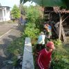 Babinsa Koramil 0810/15 Rejoso Laksanakan Kerja Bakti Bersama Warga di Wilayah Binaan