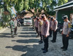 KORAMIL JAJARAN KODIM 0810/NGANJUK LAKSANAKAN PENGAMANAN KARNAVAL NYADRAN DAN BERSIH DESA KALORAN